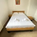 Flat With Balcony View Mont Blanc Parking Apartman